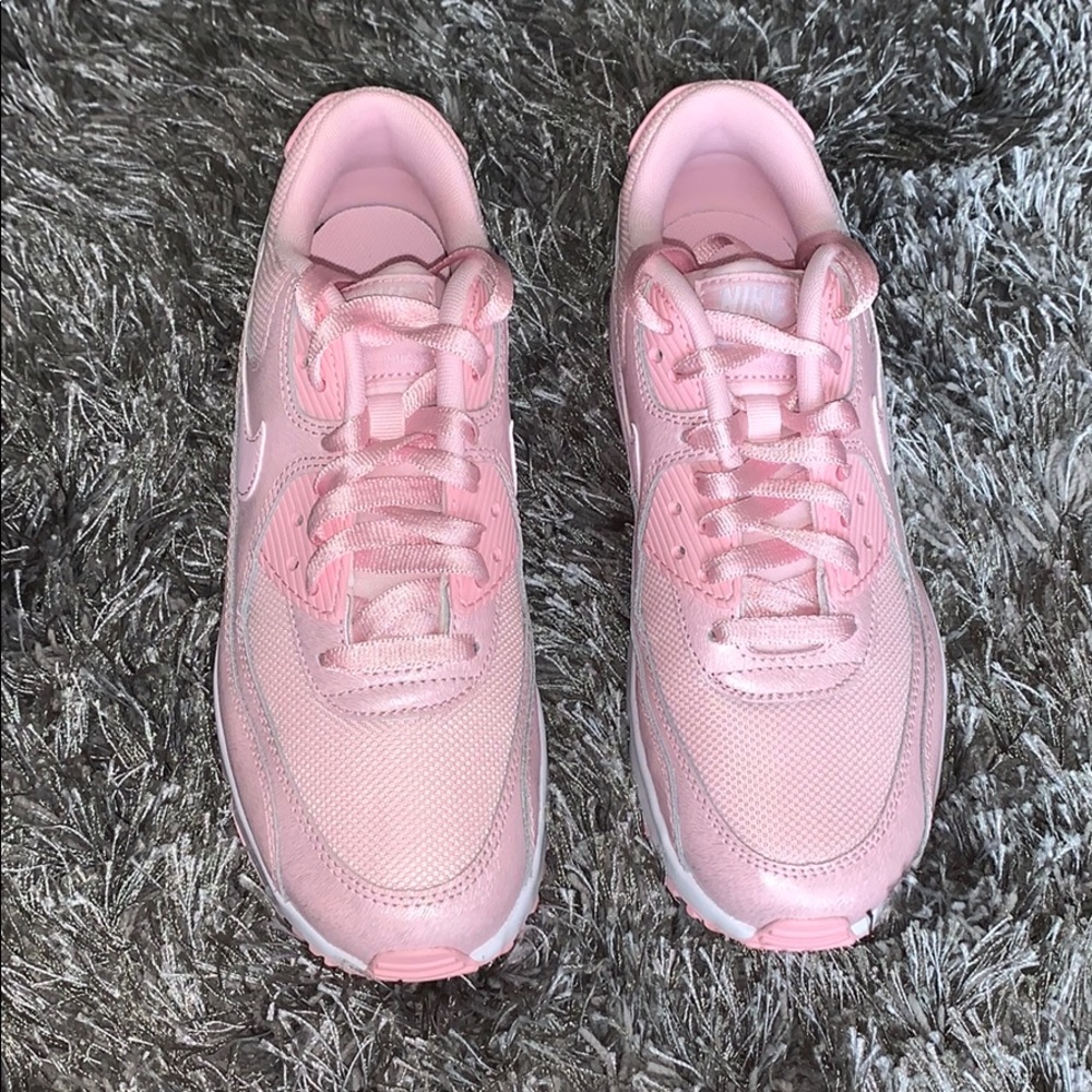 Pink & white air max